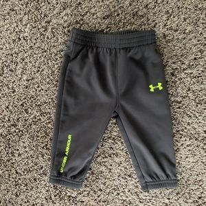 Grey infant Under Armour Jogger 6/9 months